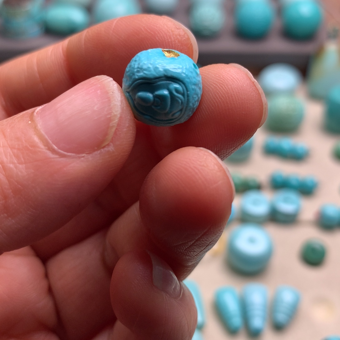 绿松石未镶嵌颈饰