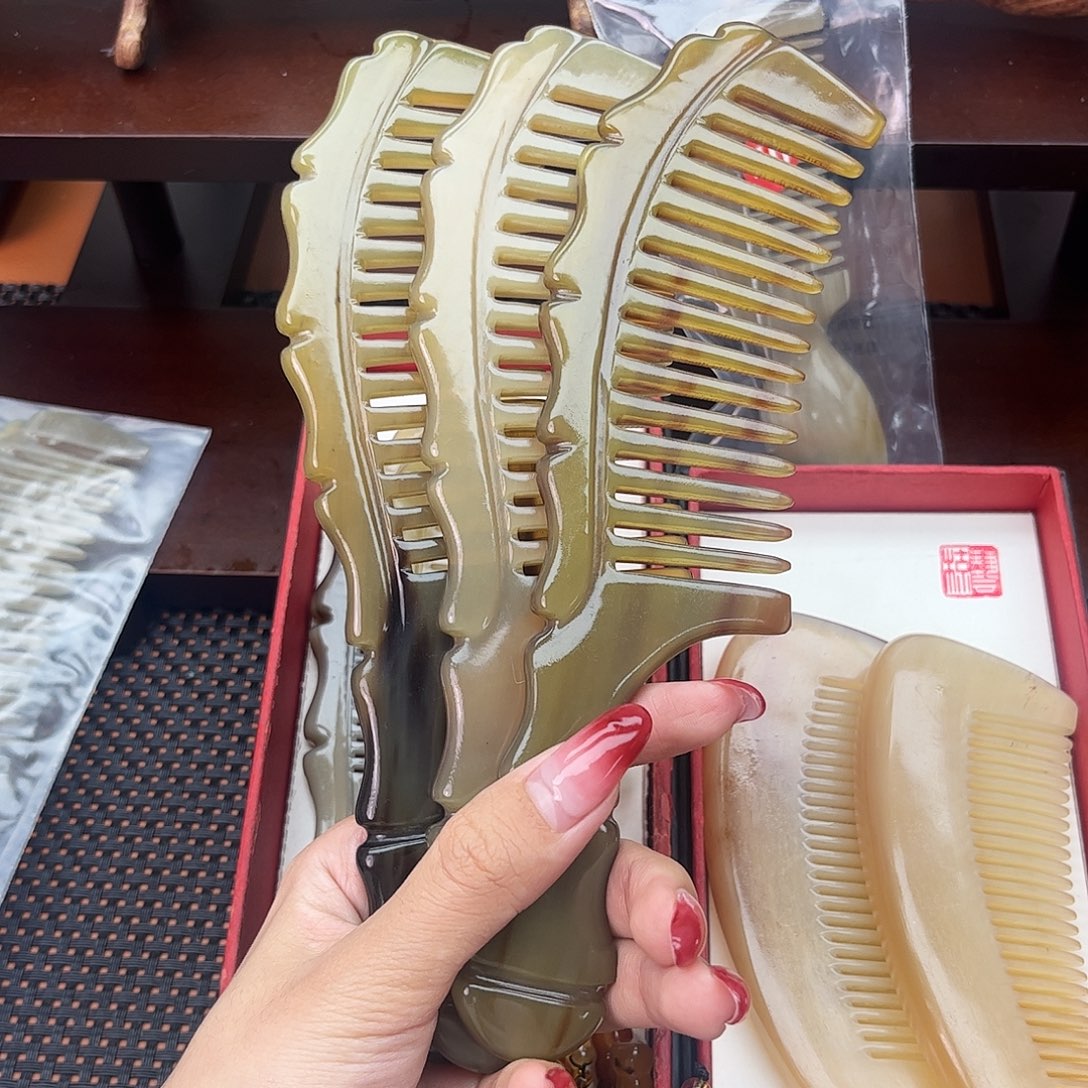 纯手工制作纯牛角梳子
