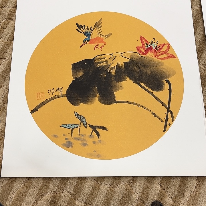 国画花鸟的翅膀是由两只