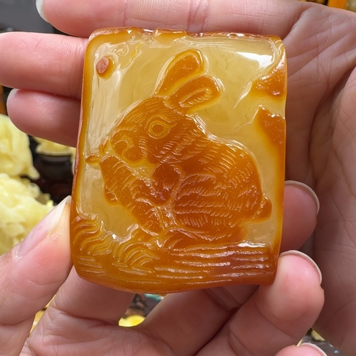 蜜蜡珠宝奇石未镶嵌