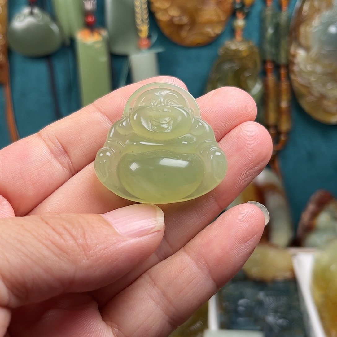 未镶嵌蛇纹石玉颈饰