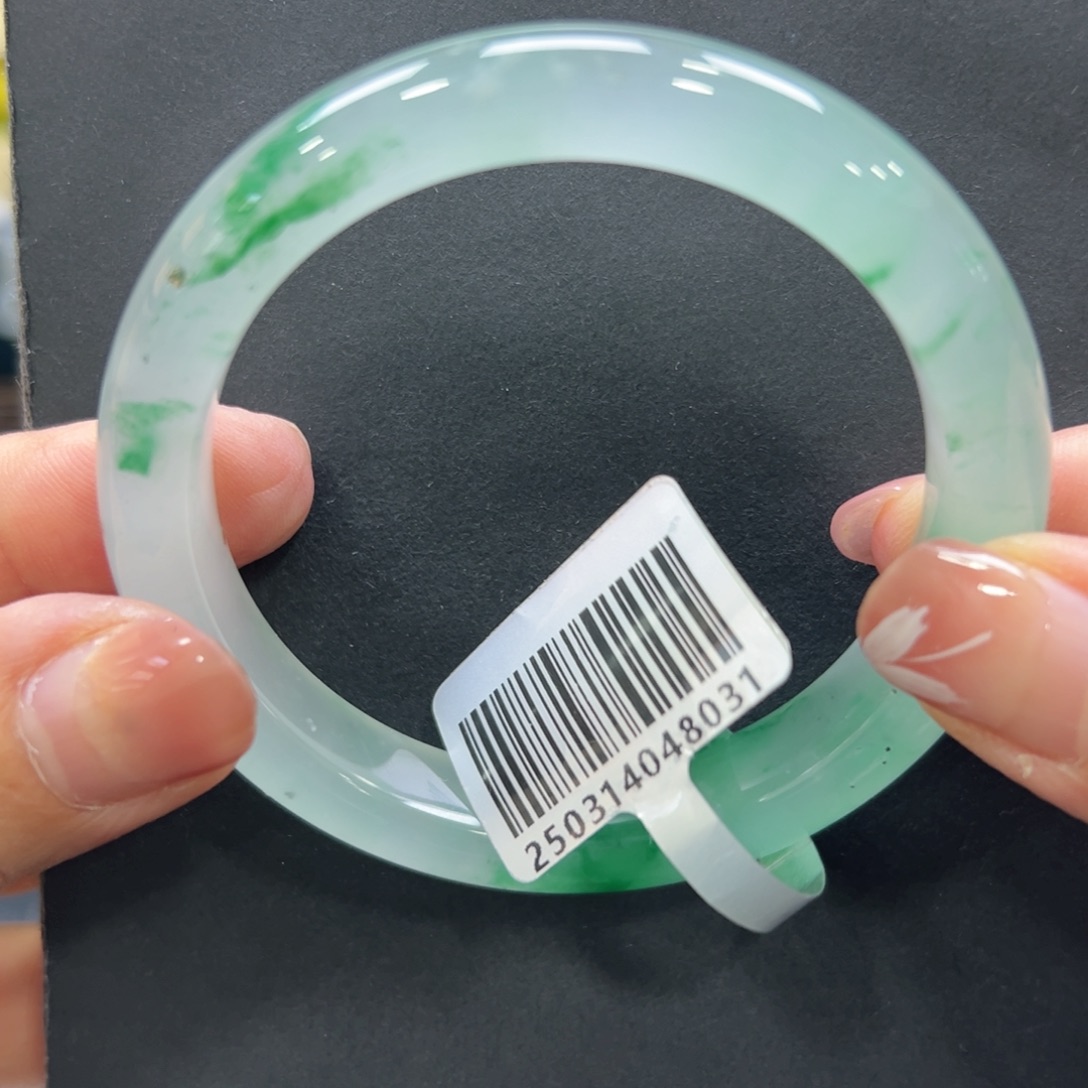 未镶嵌手镯石英质玉