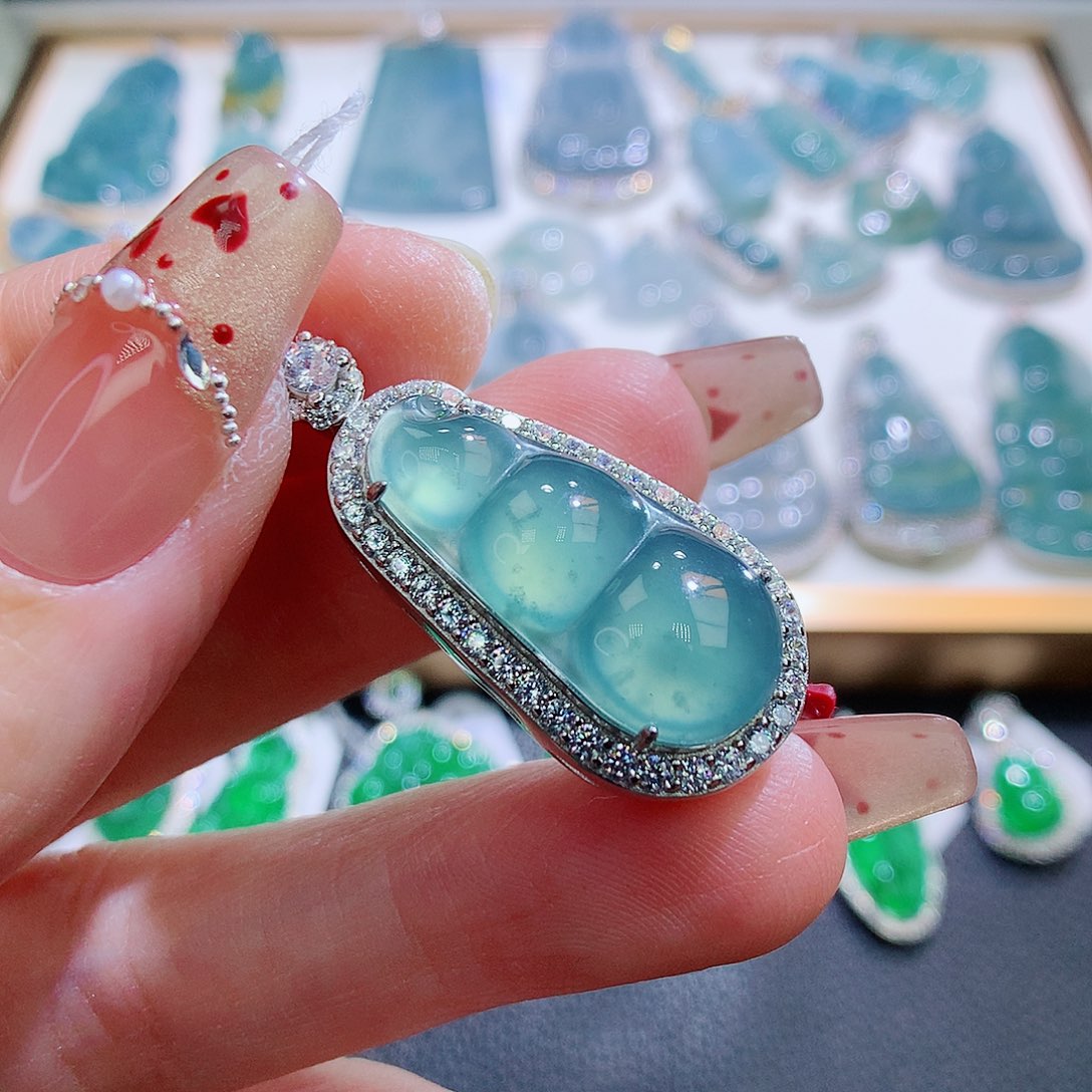 翡翠颈饰银S925镶嵌翡翠