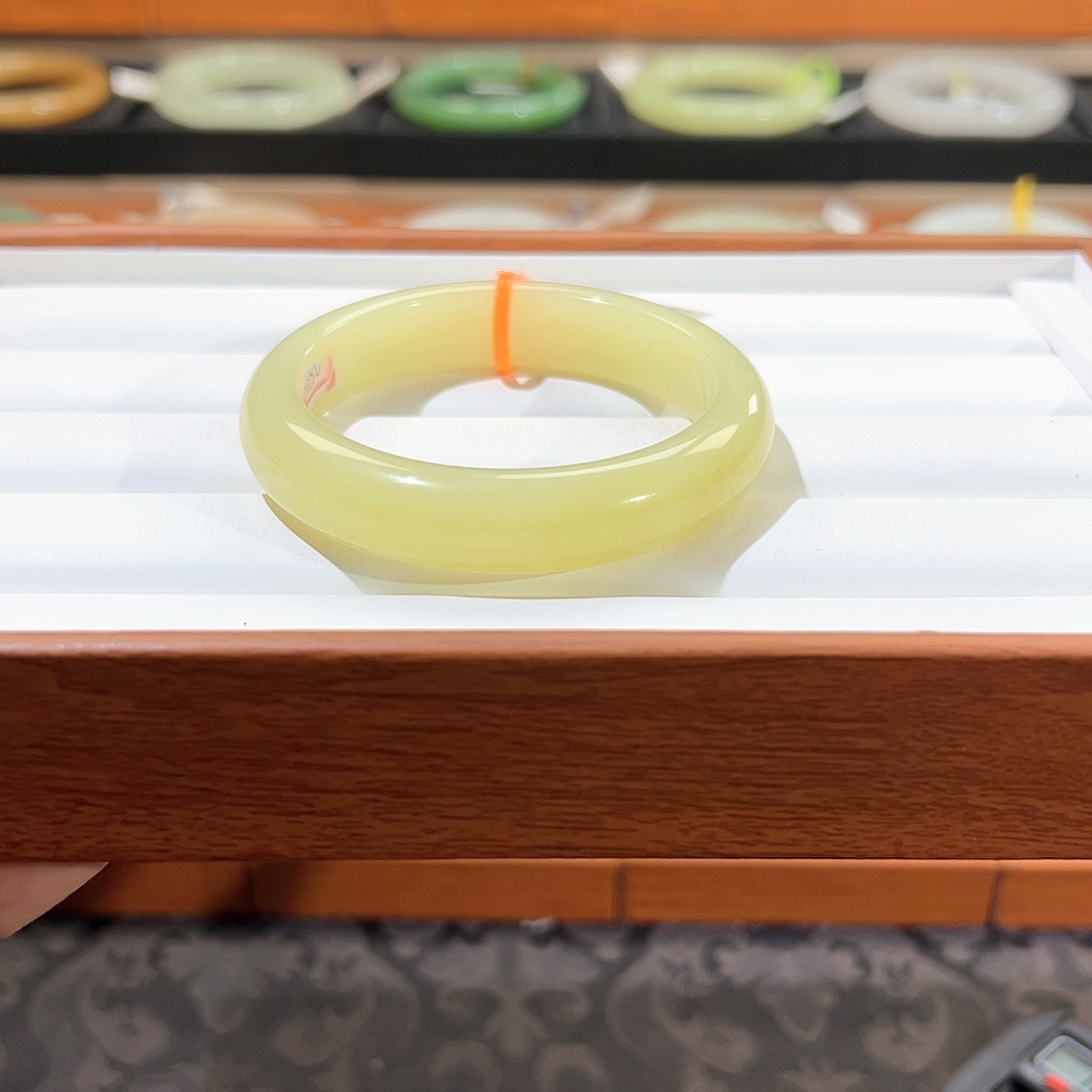 和田玉手镯未镶嵌  【若羌黄口】