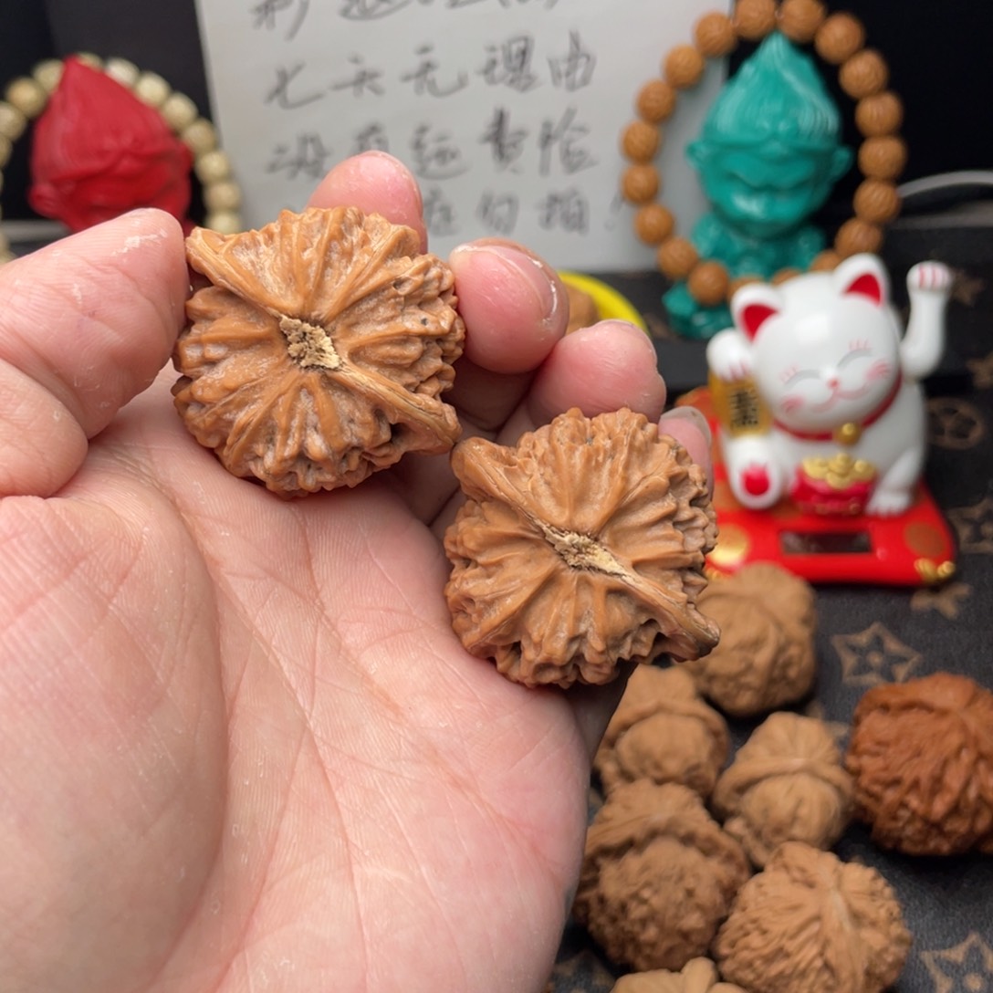 核桃把件Y****.41无修宫灯