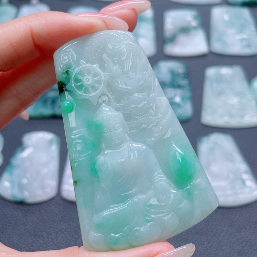 翡翠未镶嵌颈饰阿弥