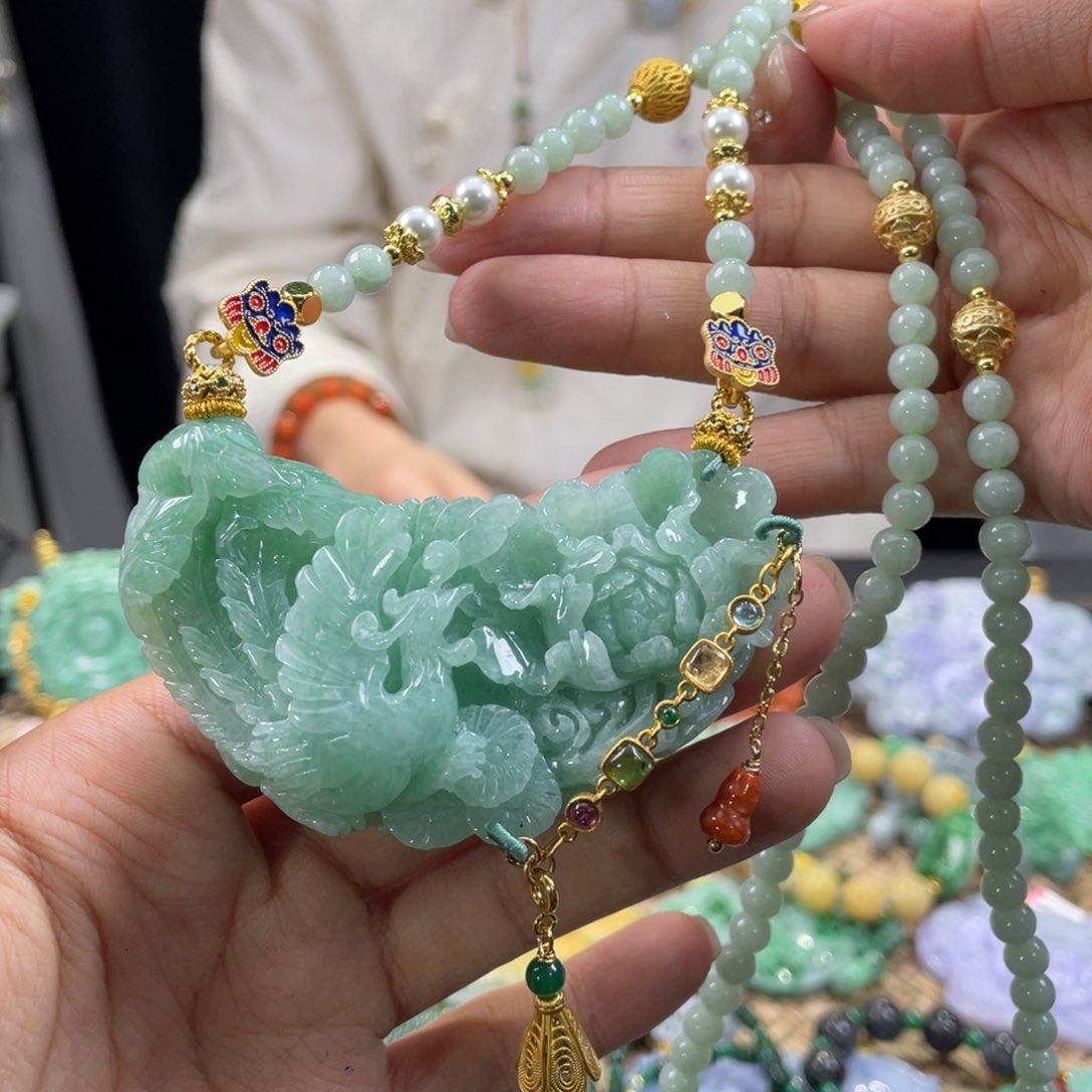 翡翠颈饰未镶嵌代编织