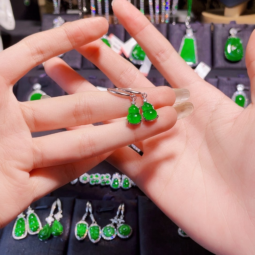 q***饱翡翠银S925镶嵌耳坠葫芦