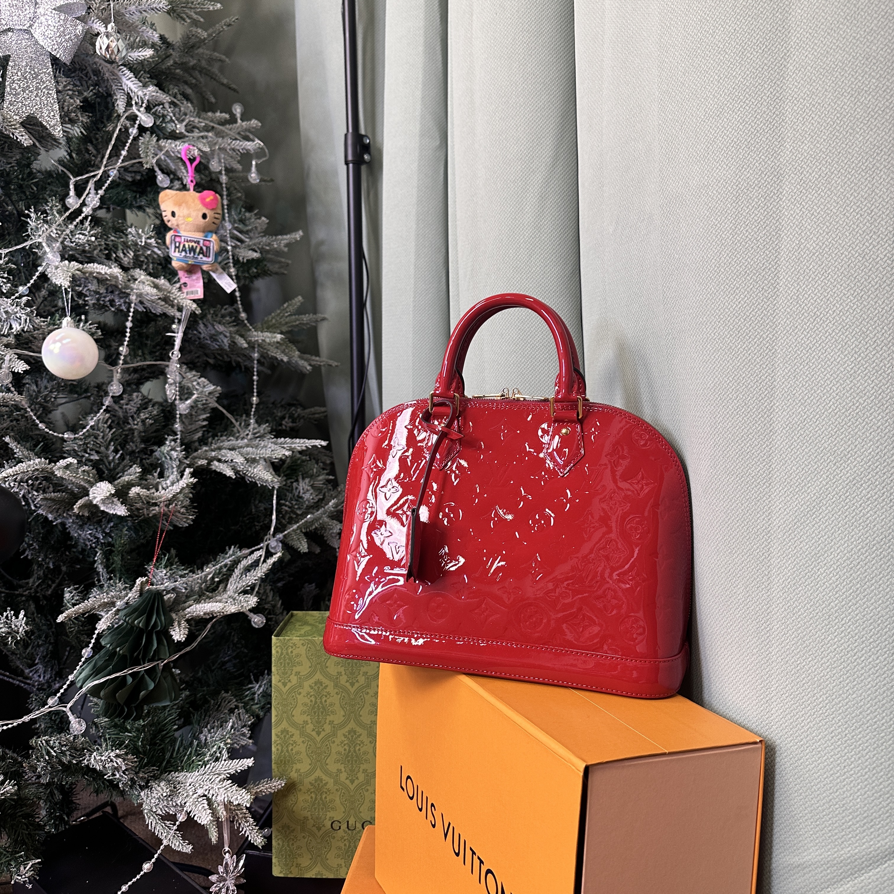 95新 LouisVuitton/路易威登 /贝壳中号/红色/漆皮/手提包
