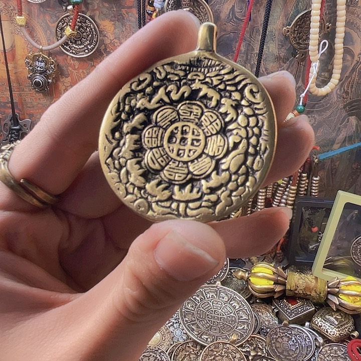 黄铜利马铜莲花九宫八卦牌子，一个