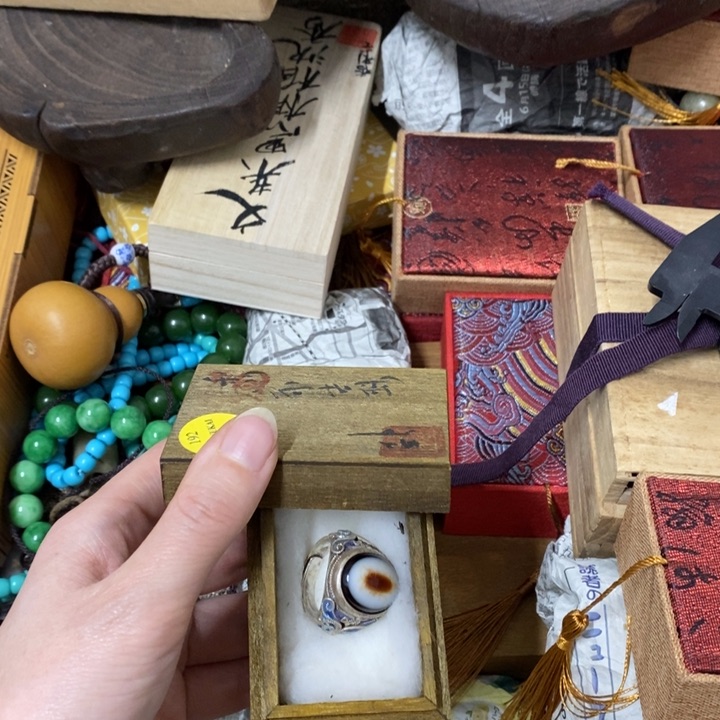 瓷片哈中古工艺品一件