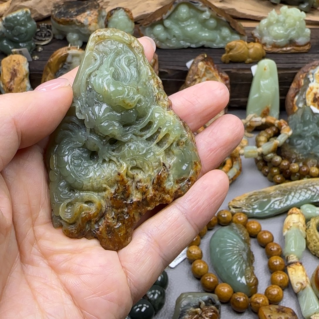 与***进岫岩河磨玉（透闪石质玉）未镶嵌珠宝奇石