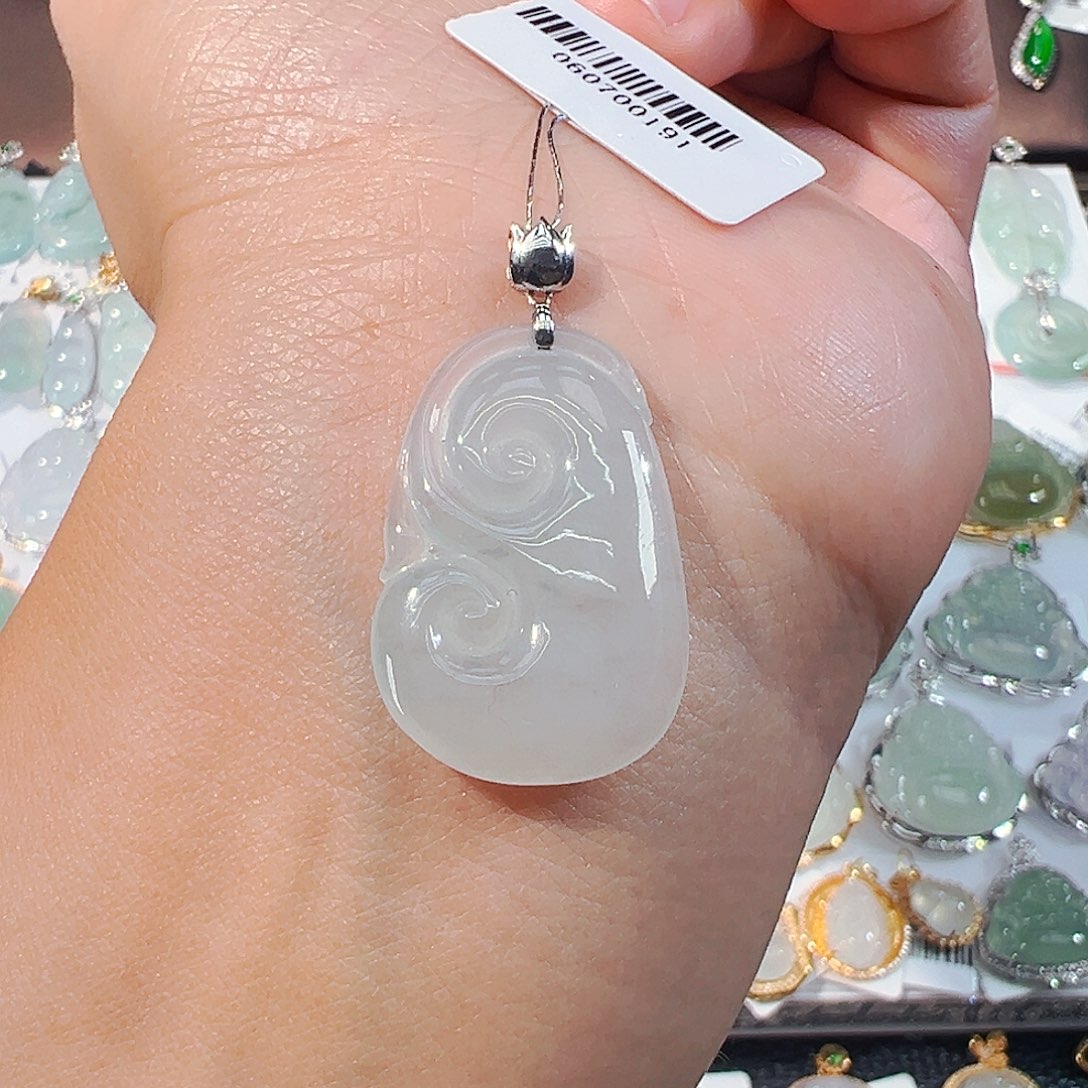 吊坠(不含链)18K金镶嵌翡翠如意