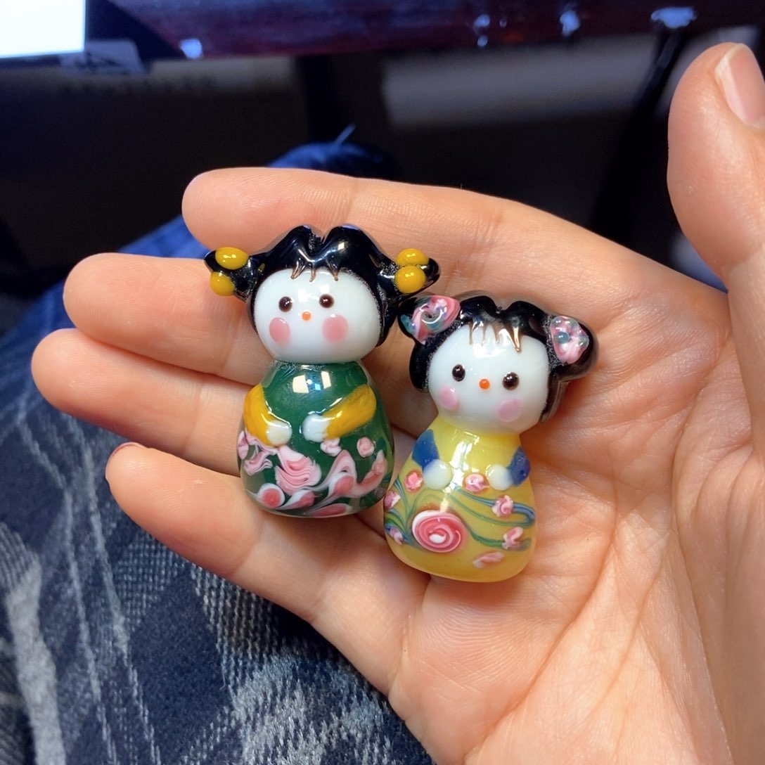 琉璃手工艺品小侍女