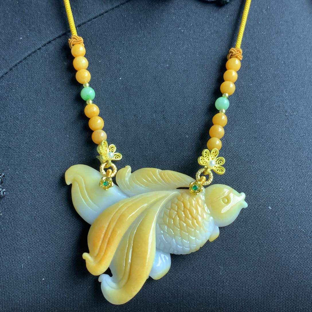 翡翠颈饰未镶嵌翡翠