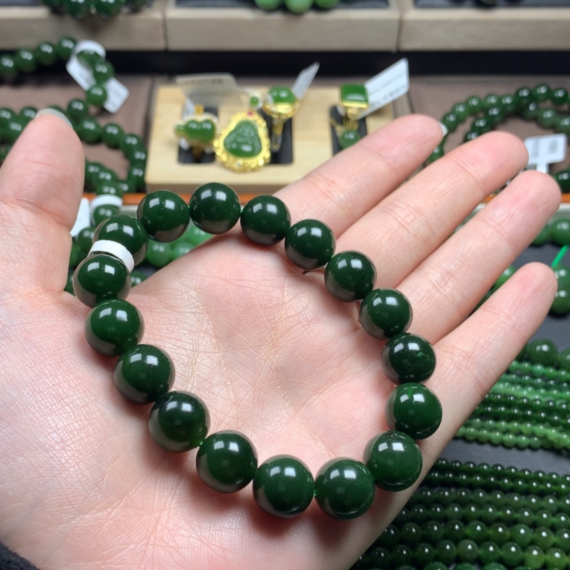 【闪购商品】和田玉（碧玉）手串未镶嵌你****?