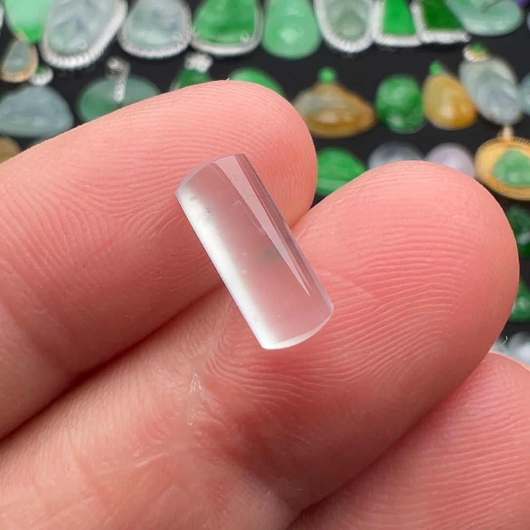 翡翠颈饰未镶嵌马鞍12.1