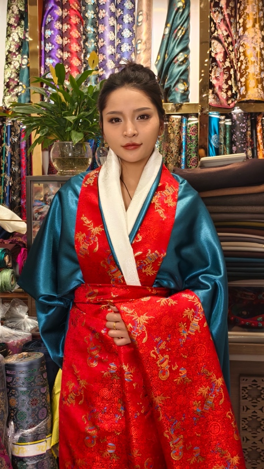 坚桑玛新款过年藏装