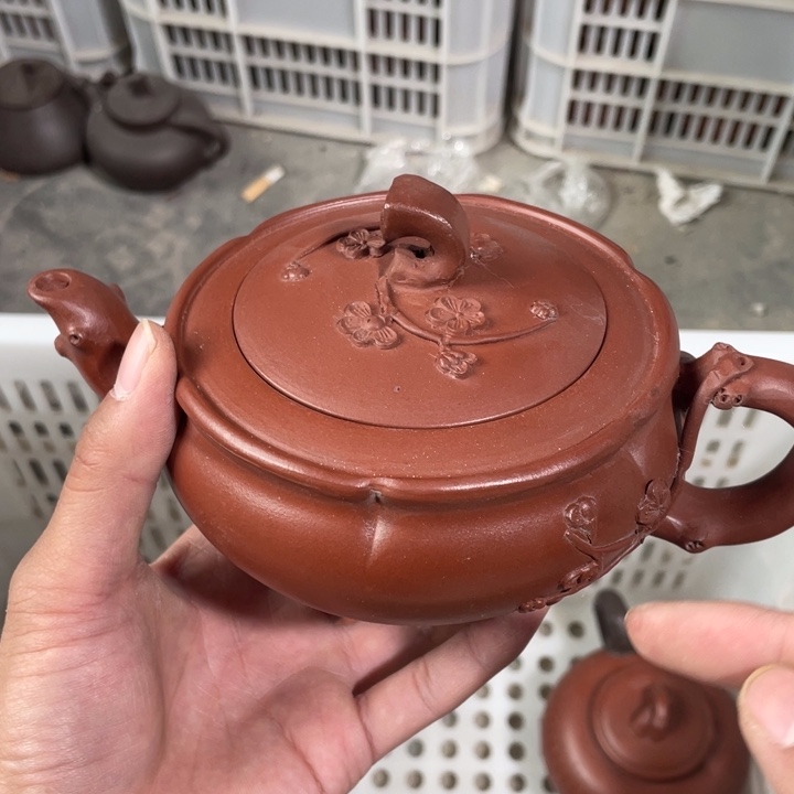 紫砂茶壶老厂紫砂壶一件。
