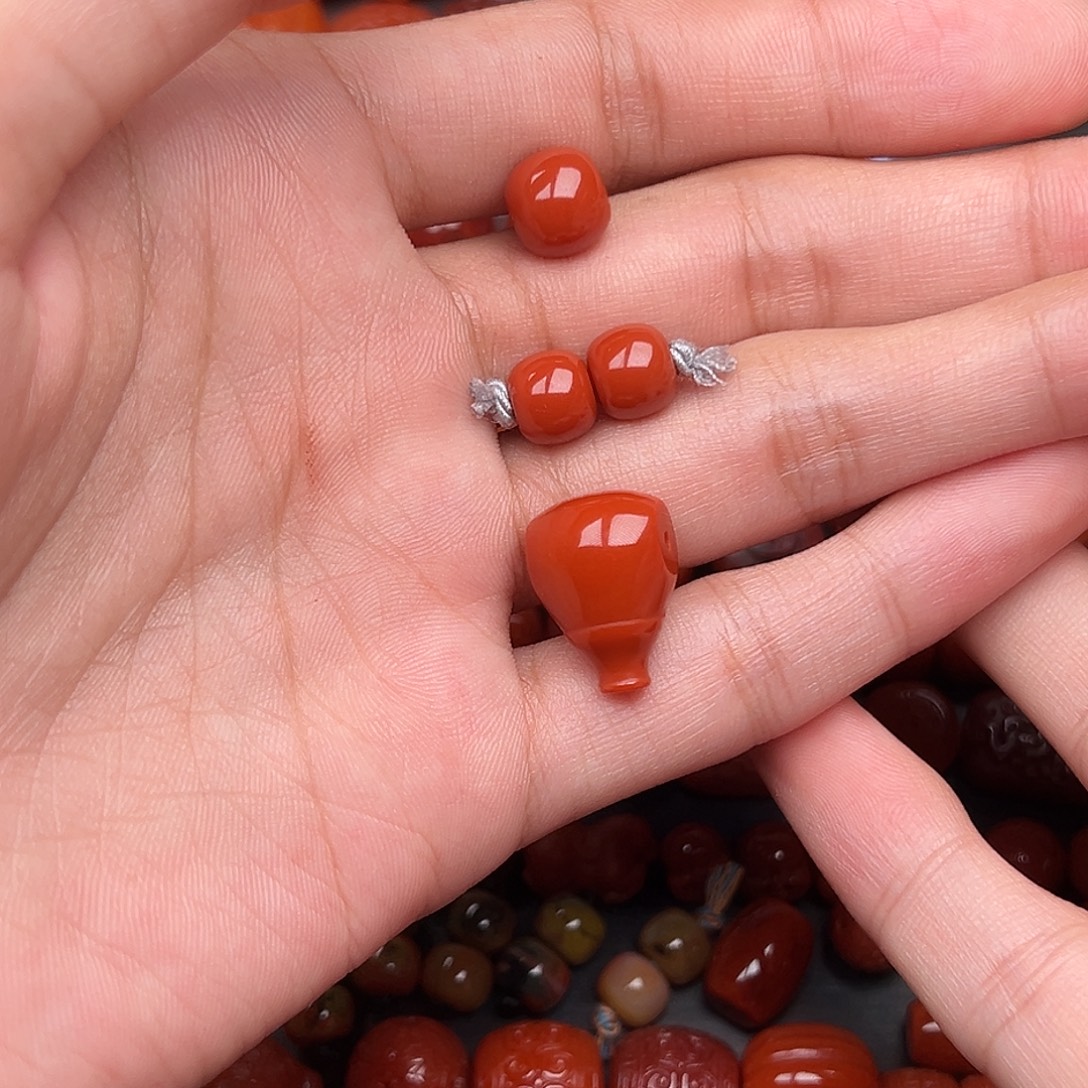 爱***己南红玛瑙未镶嵌配饰