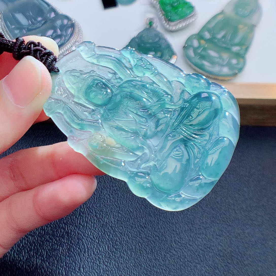 翡翠颈饰未镶嵌翡翠