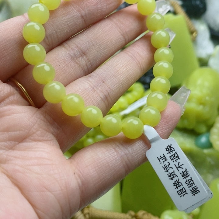 月***山石材新疆若羌卡8手串