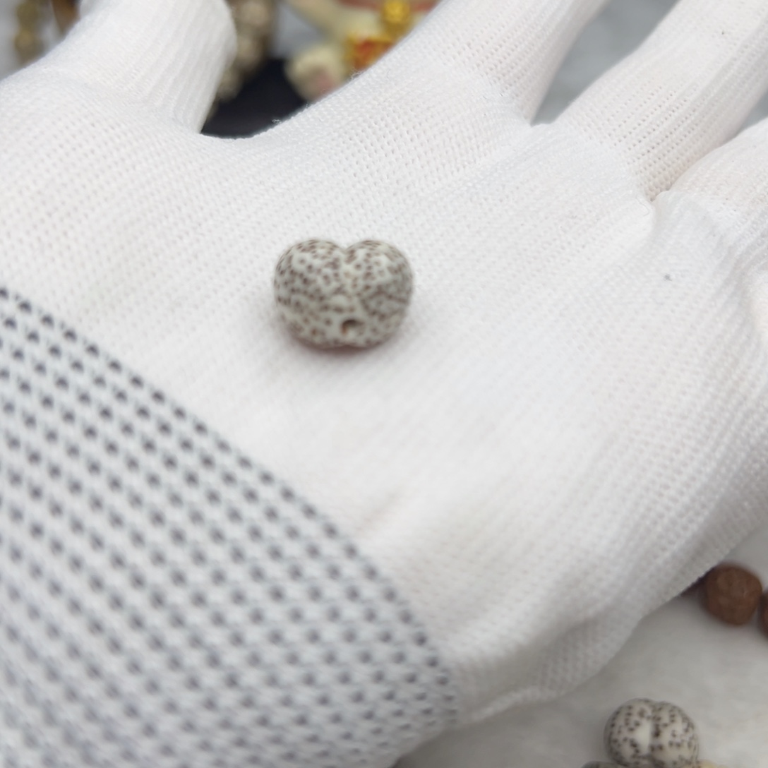 星月菩提吊坠小屁桃