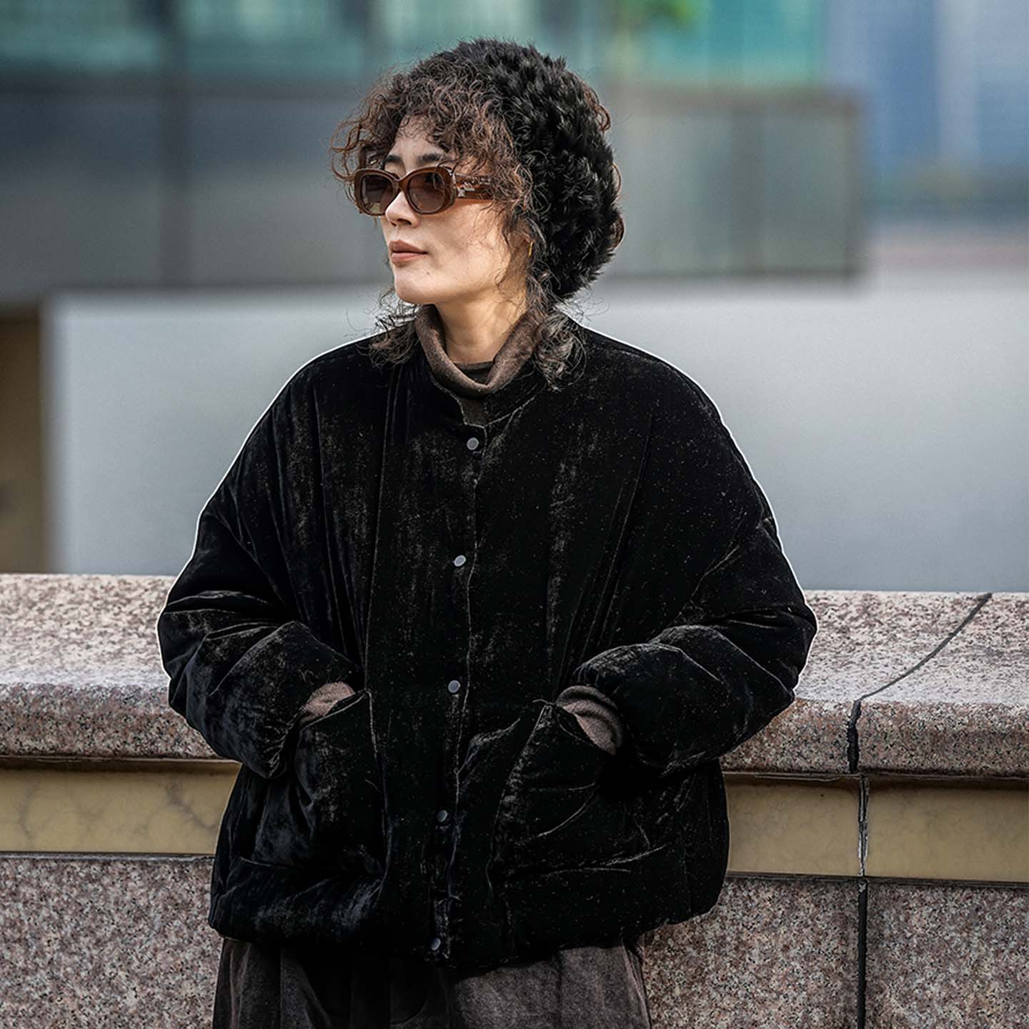 25冬款短款复古丝光感保暖圆领单排扣暗扣白鸭绒羽绒服#28720