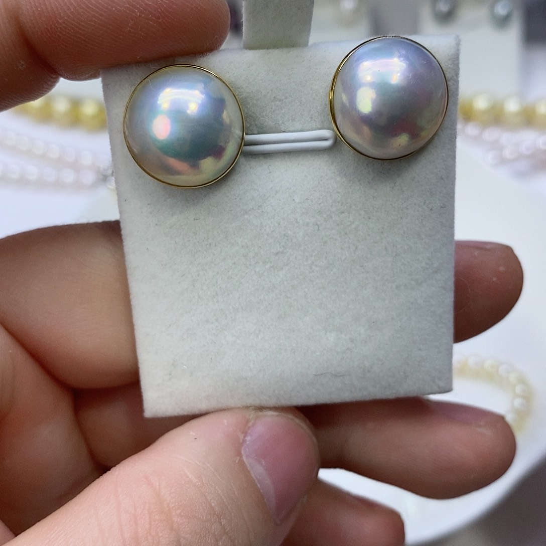 拼合珍珠（马贝珠）耳饰18K金镶嵌