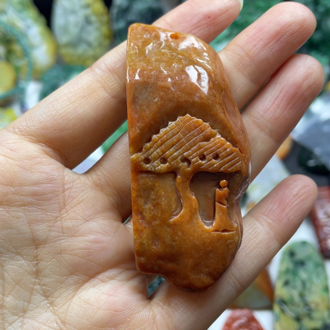 翡翠颈饰未镶嵌牌子