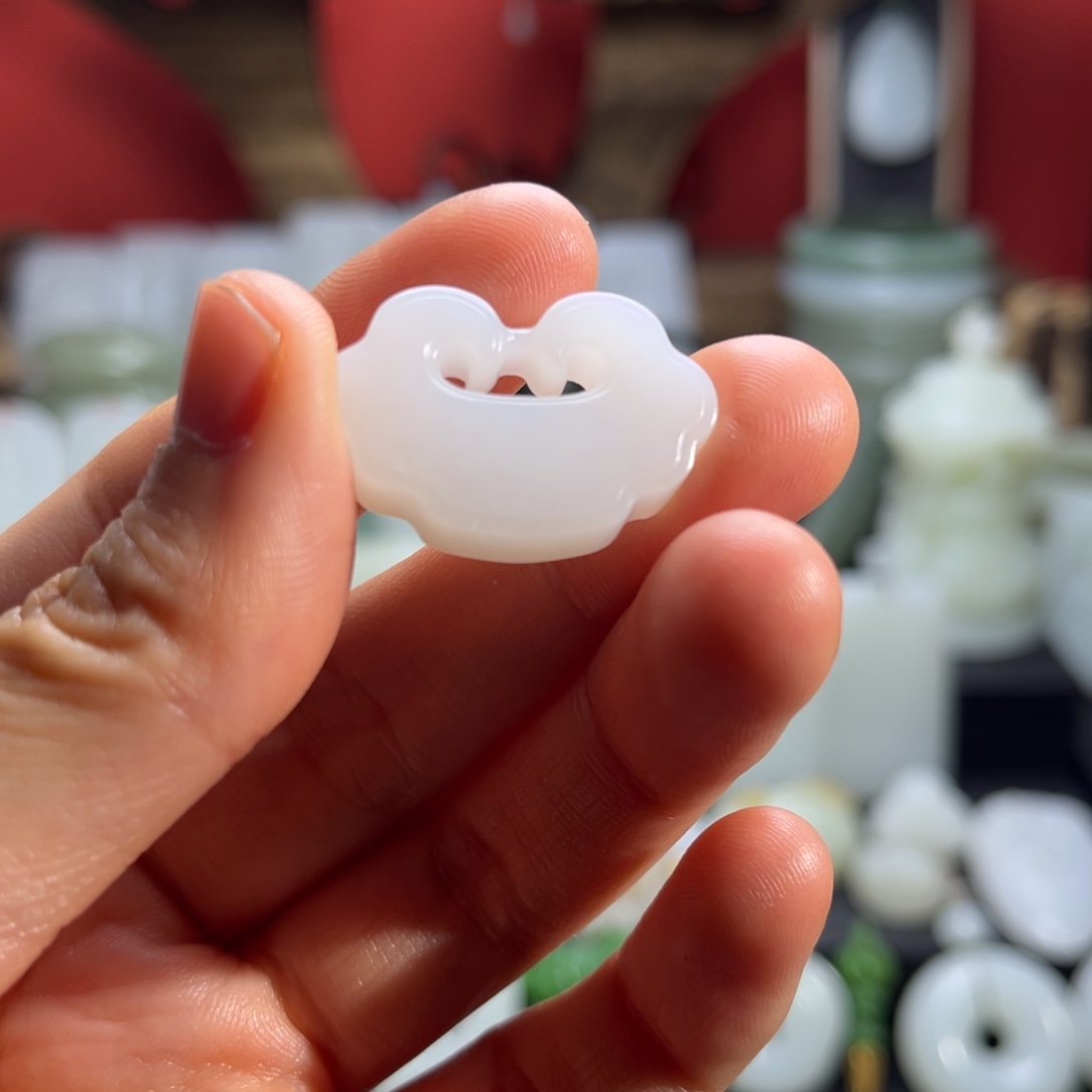 和田玉吊坠(赠链)未镶嵌