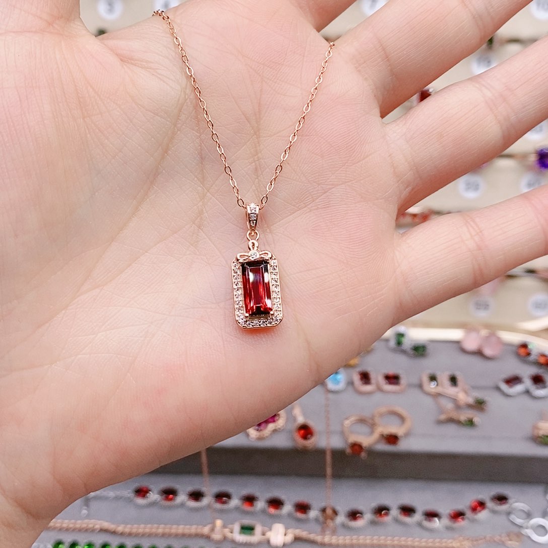 石榴石颈饰银S925镶嵌吊坠