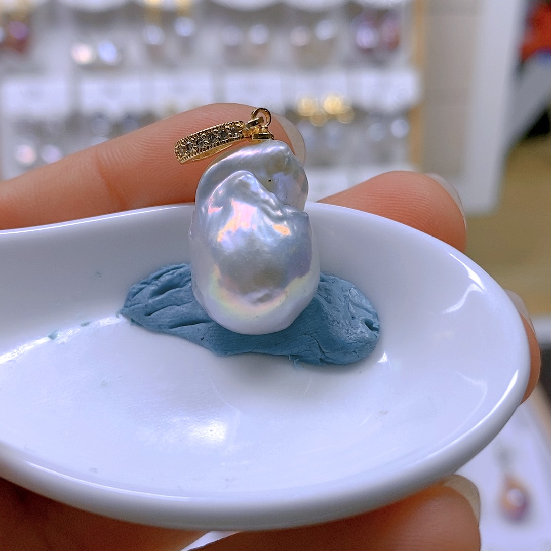 淡水珍珠颈饰合金