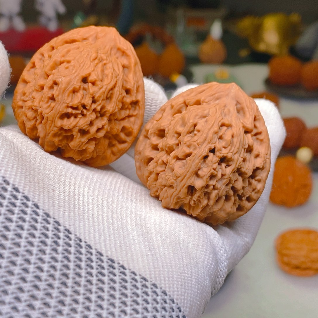 文玩核桃把件天花板南疆石