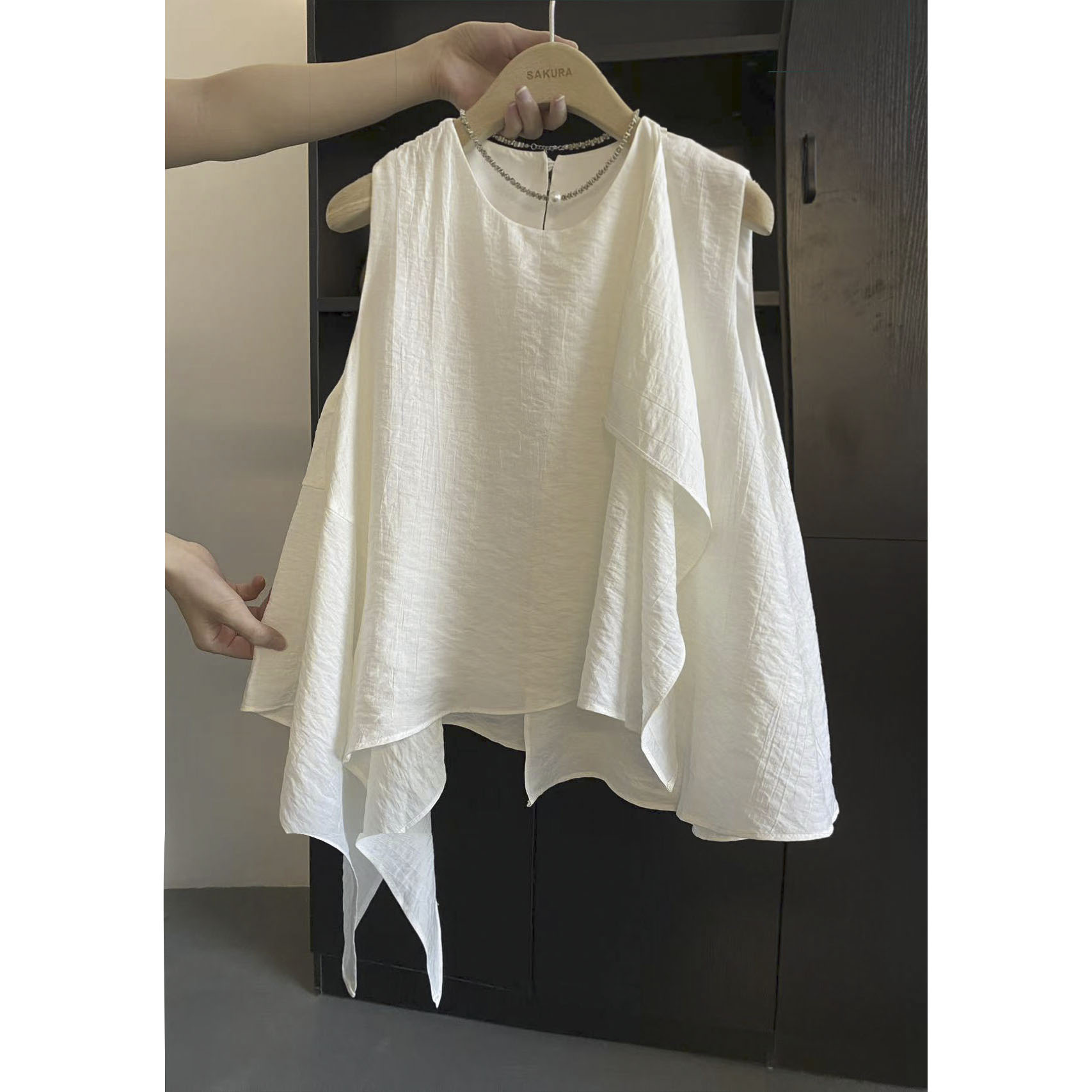 璎婲sᴀᴋᴜʀᴀ【初茶绽蕊】图韩系小众不规则荷叶边飘带甜美无袖衬衫