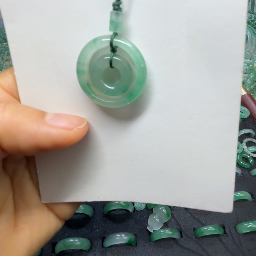 石英质玉（非洲翠）未镶嵌戒指  珠子  手镯戒指甜甜圈组合吊坠