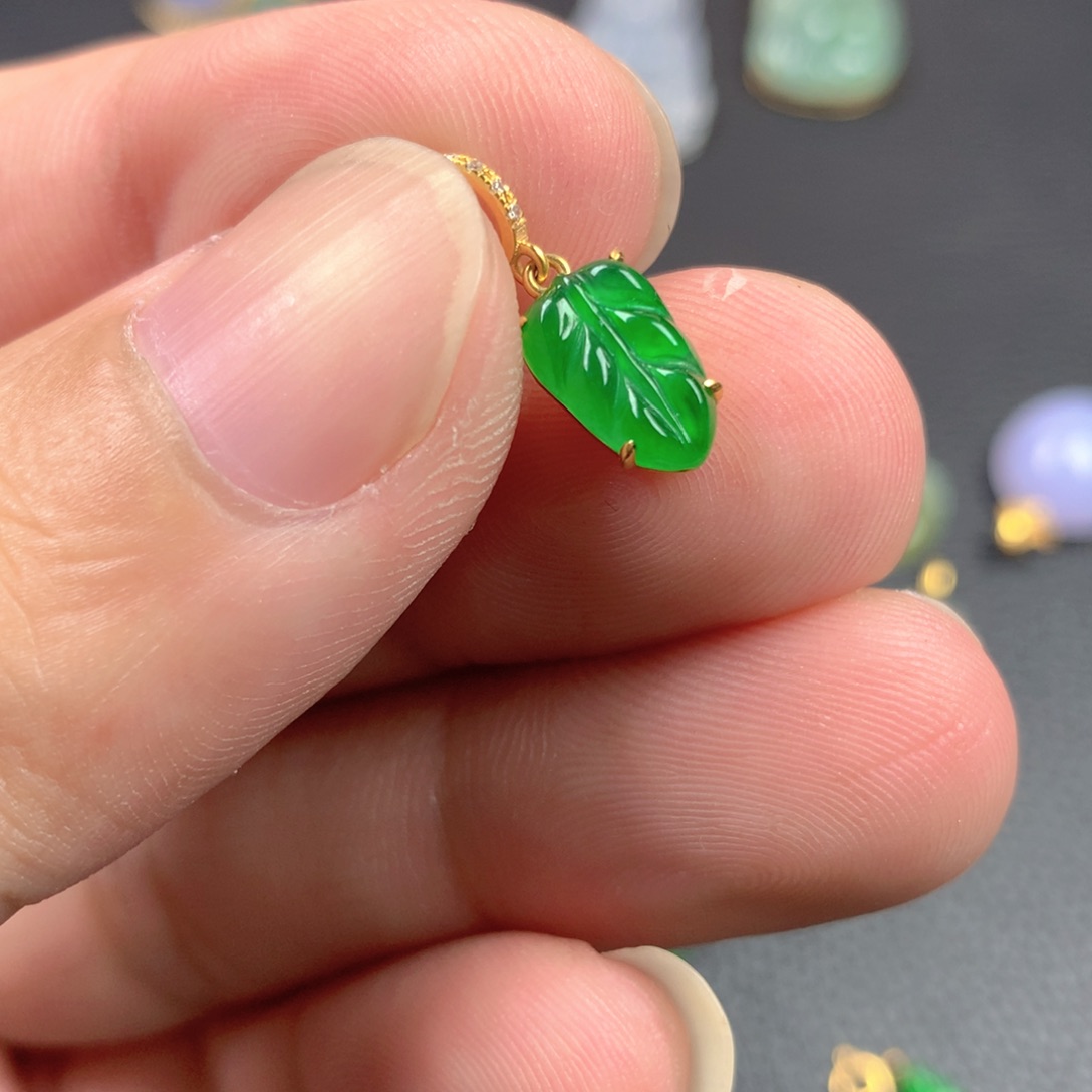 【闪购商品】翡翠18K金镶嵌颈饰翡翠