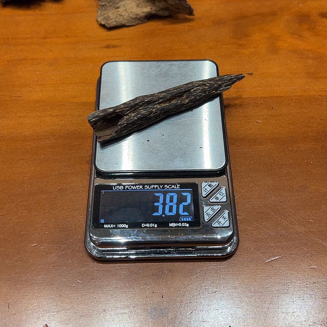 李***辉沉香碎屑沉香越南芽庄天然野沉香3.8g+