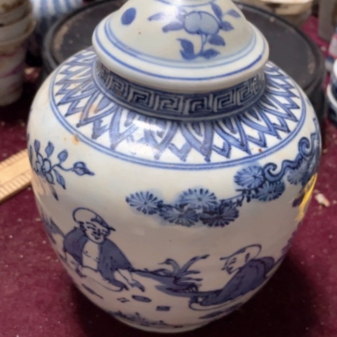 粉彩手把件鼻烟壶