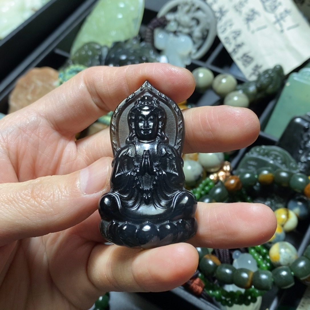 蛇纹石玉未镶嵌颈饰