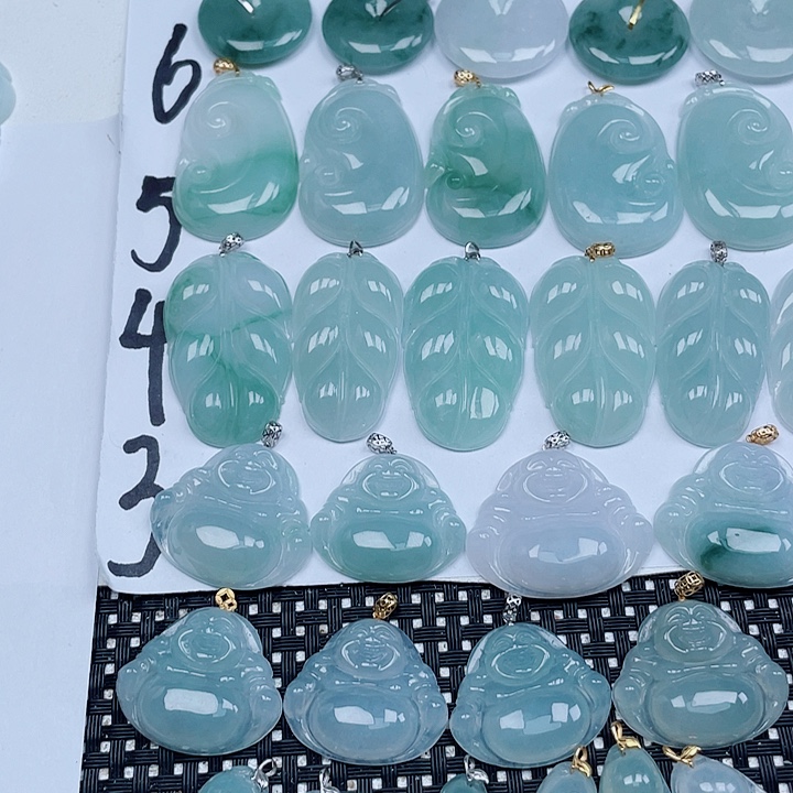 吊坠(不含链)未镶嵌翡翠