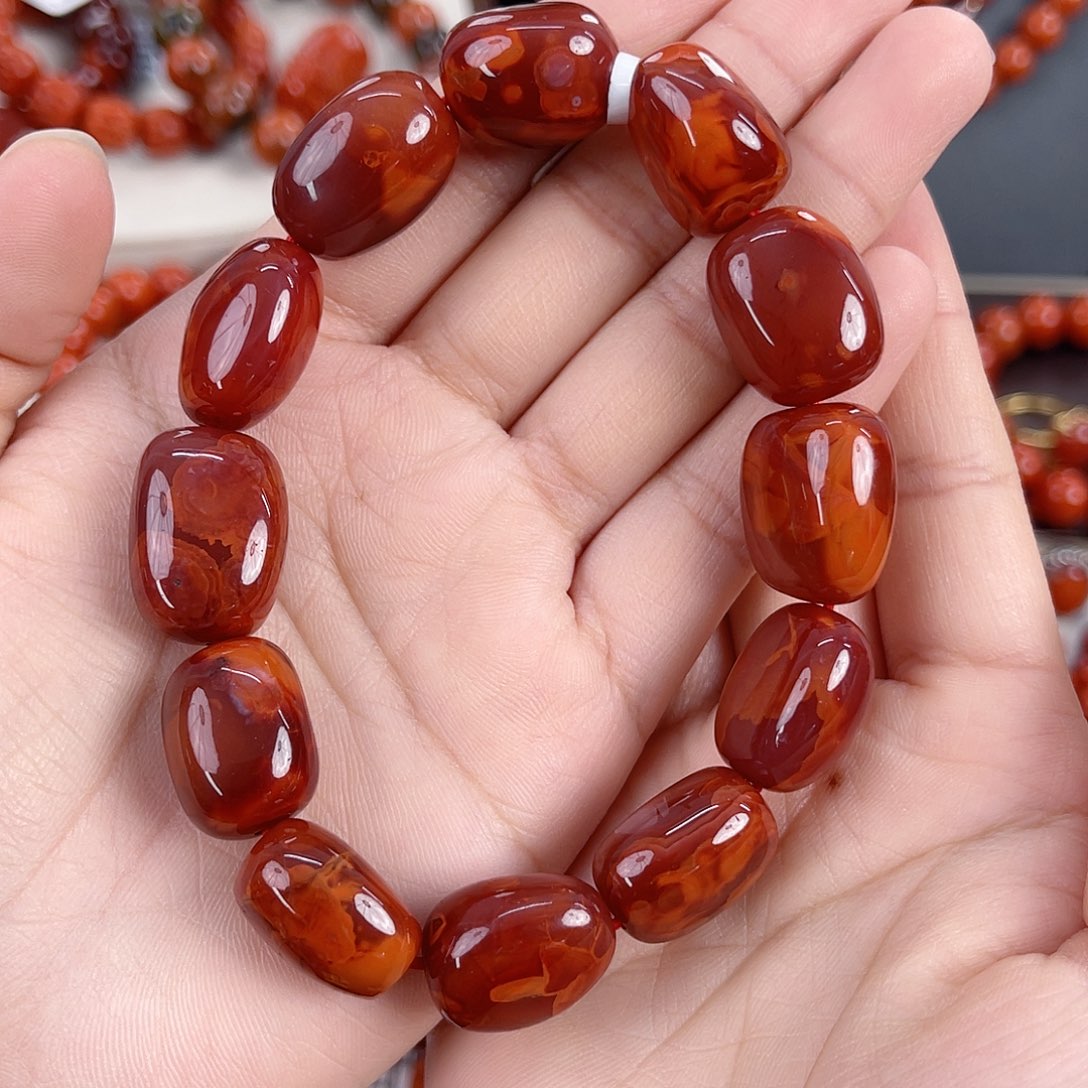 南红玛瑙未镶嵌瓦西高货牛血红火焰随形14-15mm