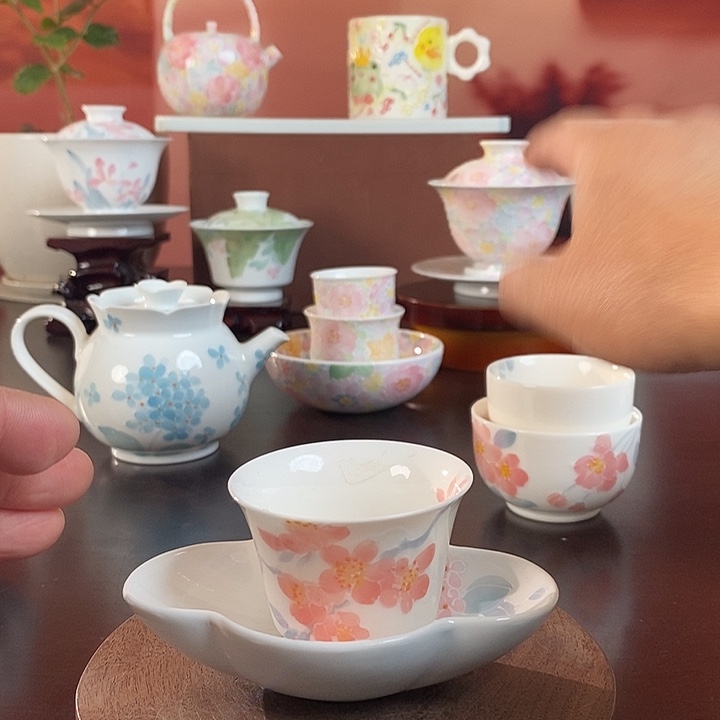 梅花釉下手绘品茗杯