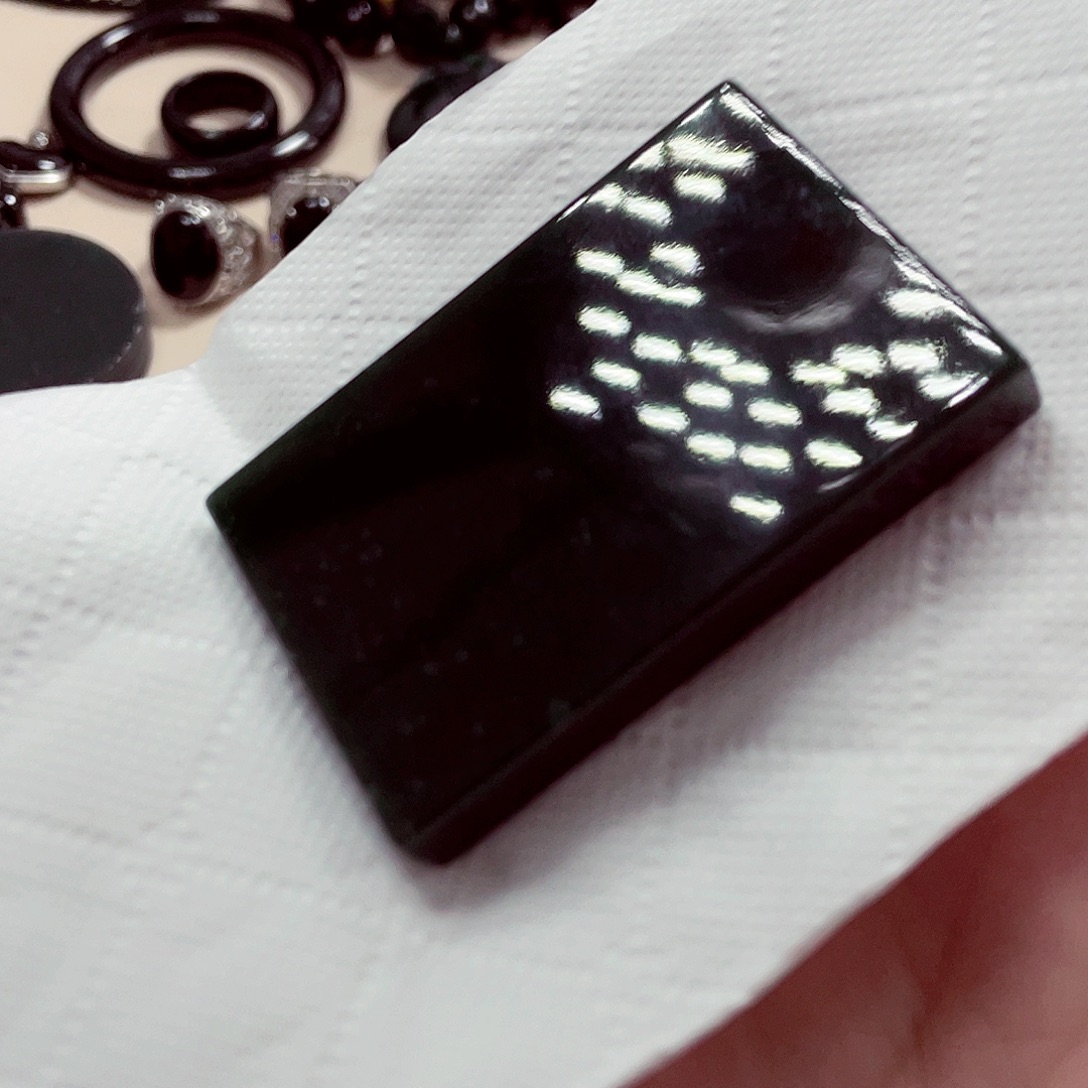 翡翠未镶嵌颈饰先鉴后发一物一证