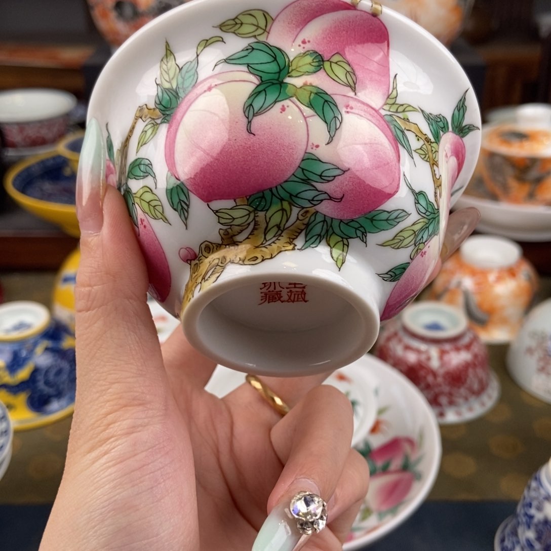 陶瓷艺术家的作品是一种
