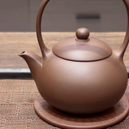 紫砂茶壶本地紫泥半手工瑕（180 cc）