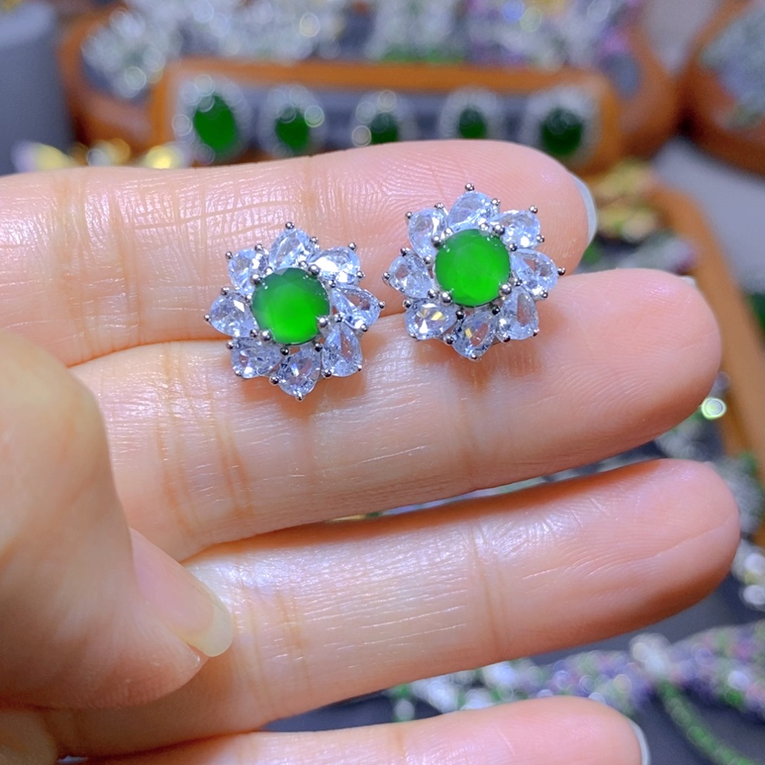 翡翠颈饰银S925镶嵌天然翡翠