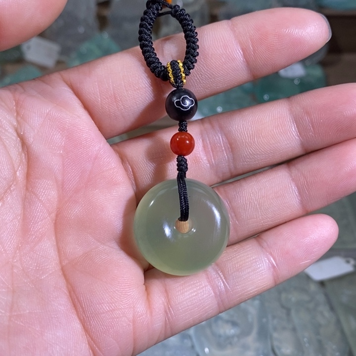 岫玉吊坠未镶嵌吊坠