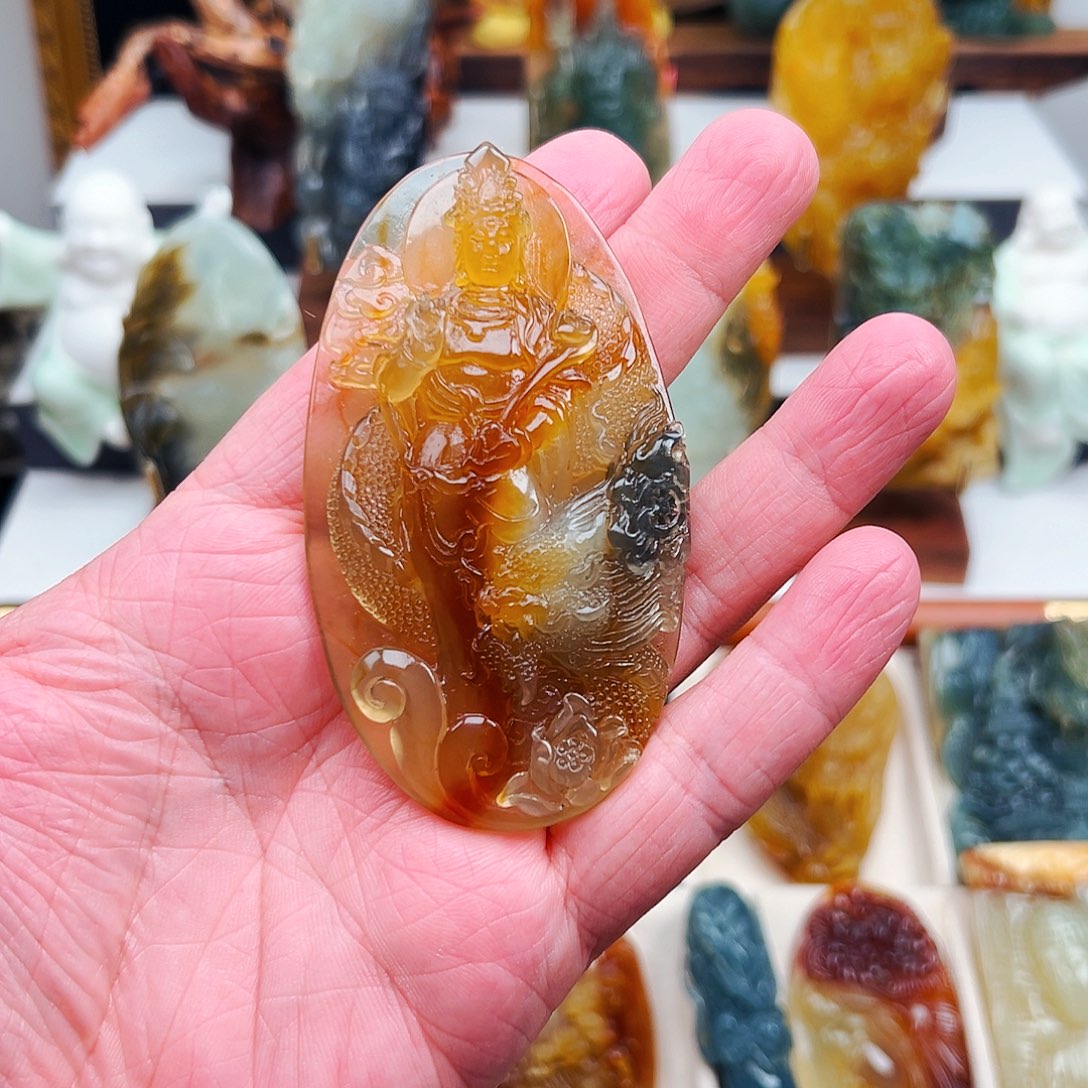 伟***哥蛇纹石玉未镶嵌颈饰