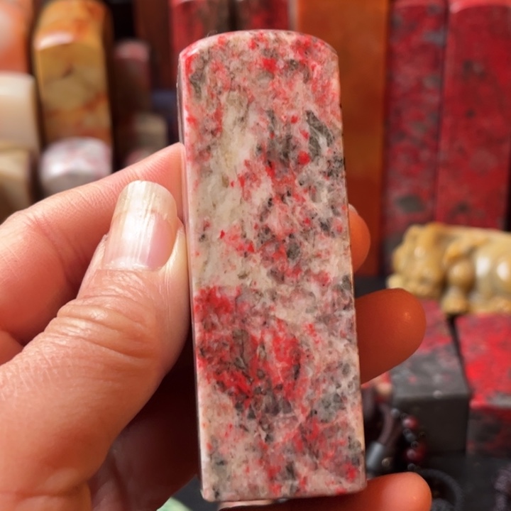 鸡血石鸡血石钢玉鸡血